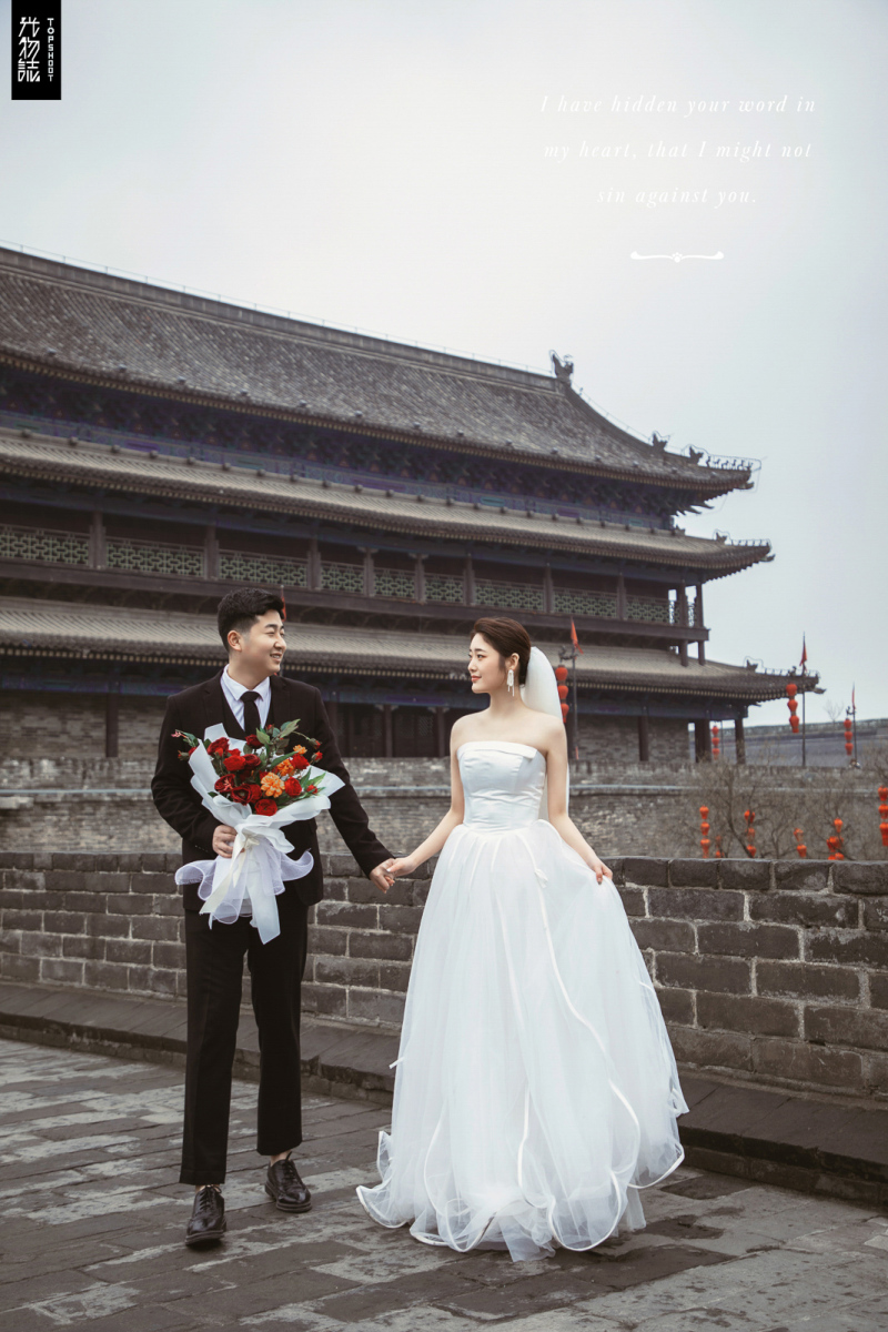新鲜出炉:)吴昊先生陈倩女士青春印记婚纱照、怀旧复古、、、婚纱照