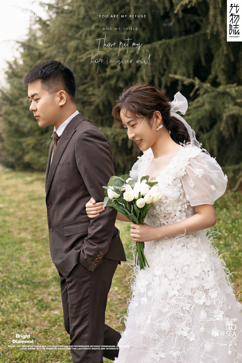 你的女孩(*^＠^*)杨炜楠先生孙欢女士又年轻，又有爱婚纱照、极简棚拍、、、婚纱照