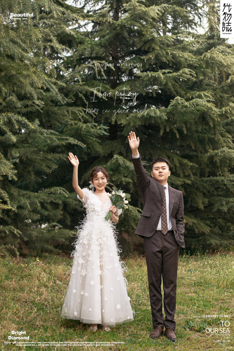 你的女孩(*^＠^*)杨炜楠先生孙欢女士又年轻，又有爱婚纱照、极简棚拍、、、婚纱照