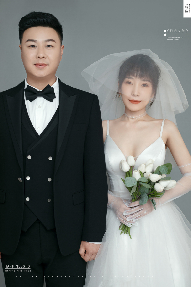 今日婚纱OOTD.兰详易先生丁裴珊女士高定仪式感婚纱照、极简棚拍、、、婚纱照