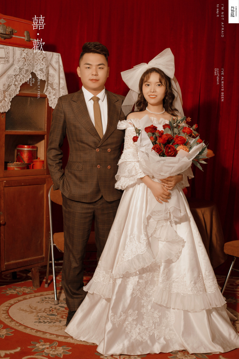 美到想哭1551刘银杰先生葛佳女士法式复古风婚纱照、极简棚拍、、、婚纱照