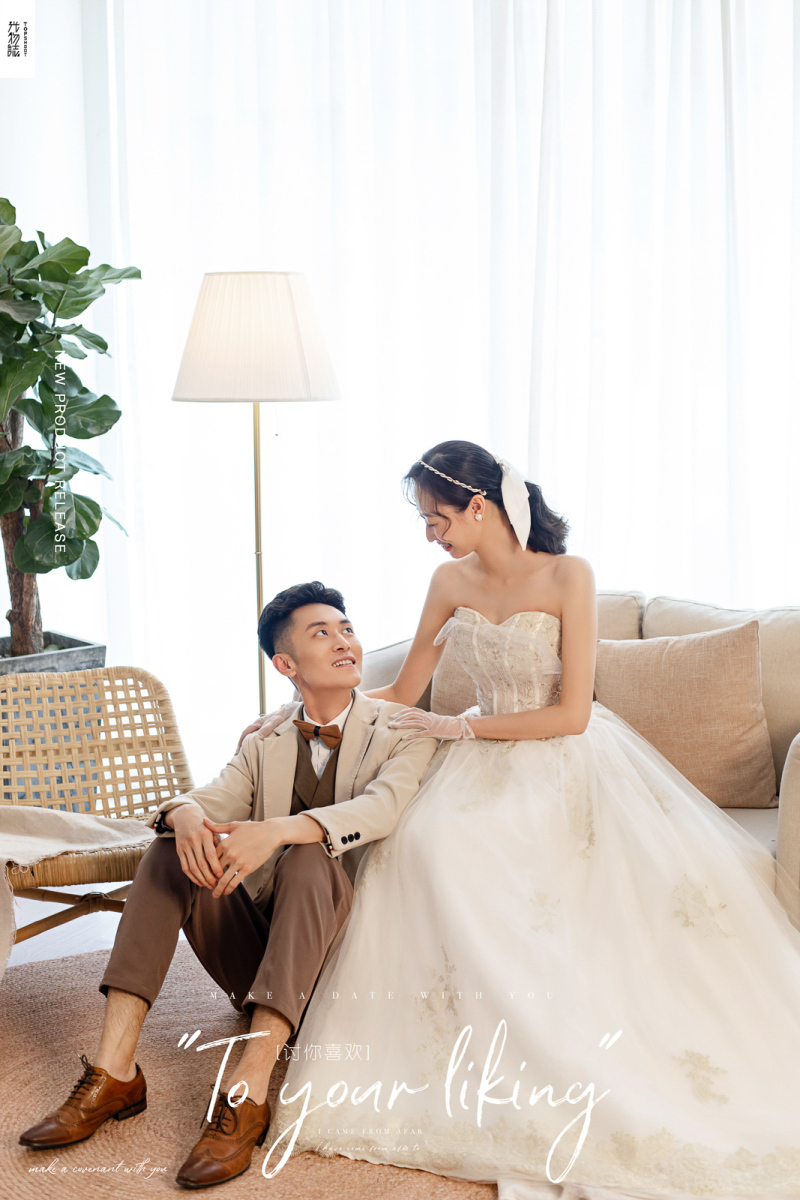 小小小清新:)文豪先生党艳斐女士纯色简约风婚纱照、电影纪实  极简棚拍、、、婚纱照