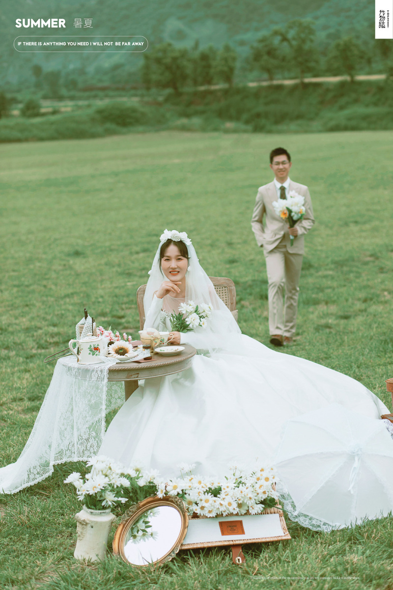 新鲜出炉:)温浩先生乔云女士复古文艺婚纱照、极简棚拍、、、婚纱照