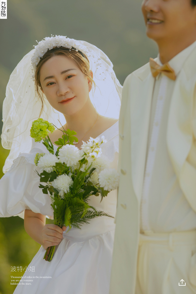 极致情绪！于洪涛先生买小婷女士你的甜蜜婚纱照、极简棚拍、、、婚纱照