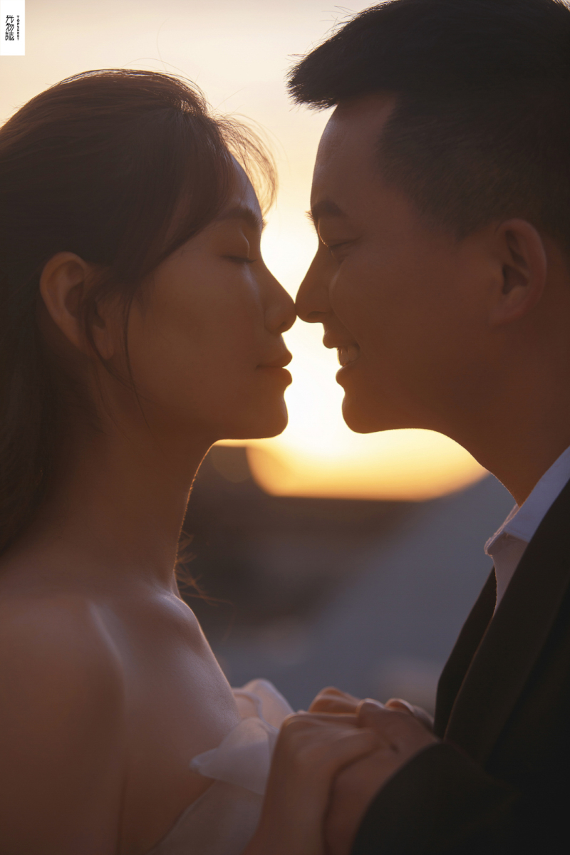 极致情绪！余龙先生张雨萌女士你的甜蜜婚纱照、极简棚拍、、、婚纱照
