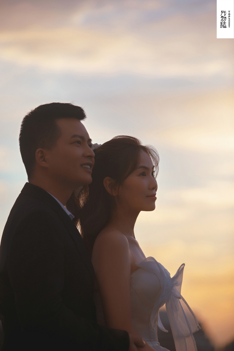 极致情绪！余龙先生张雨萌女士你的甜蜜婚纱照、极简棚拍、、、婚纱照