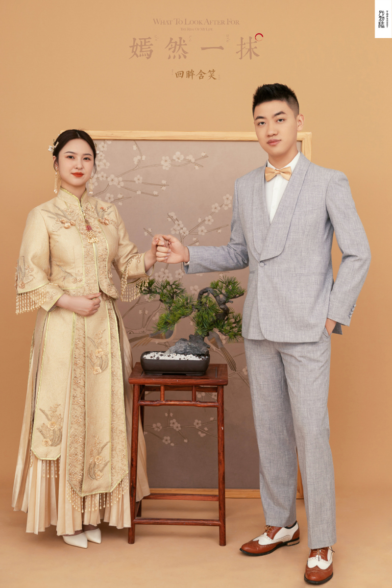 今日婚纱OOTD.贾路文先生尚甜女士你的甜蜜婚纱照、极简棚拍、、、婚纱照