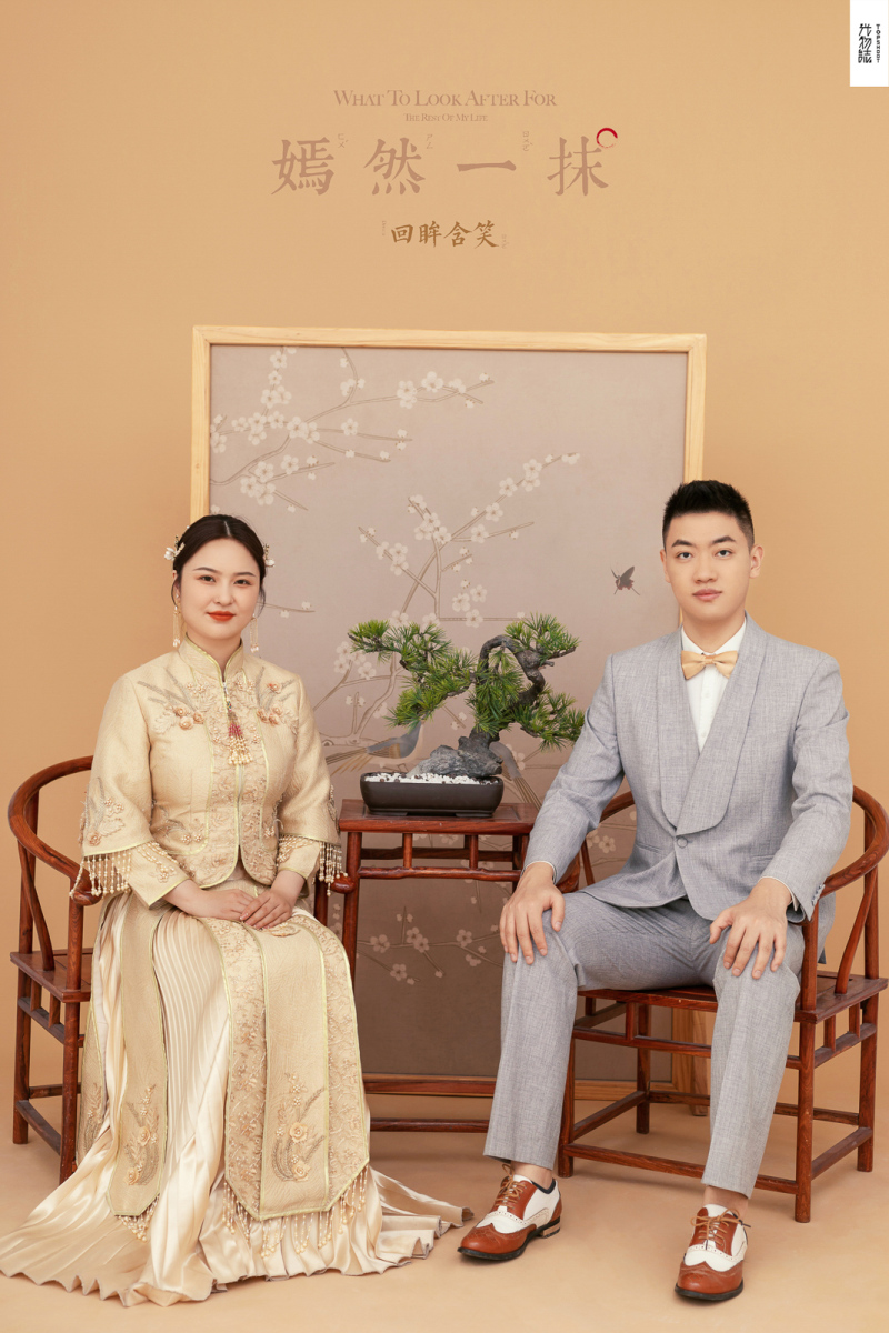 今日婚纱OOTD.贾路文先生尚甜女士你的甜蜜婚纱照、极简棚拍、、、婚纱照
