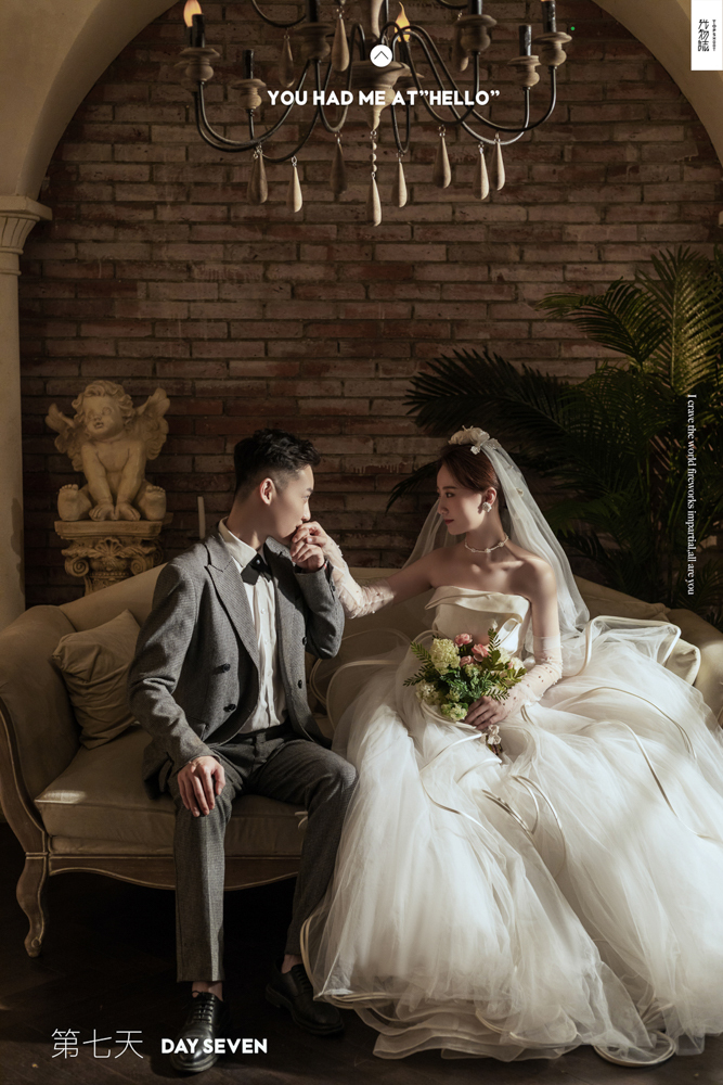 幸福感爆棚杨树伟先生石荣太女士高定仪式感婚纱照、极简棚拍、、、婚纱照