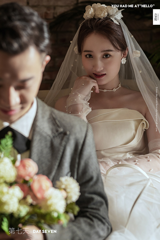 幸福感爆棚杨树伟先生石荣太女士高定仪式感婚纱照、极简棚拍、、、婚纱照