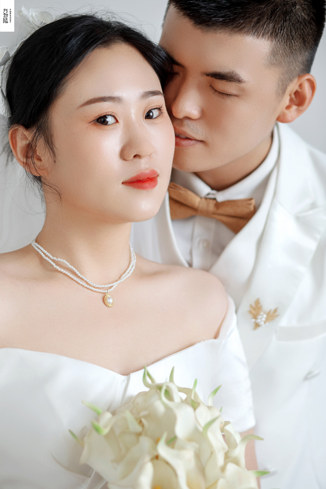 极致情绪！刘宇超先生王星女士你的甜蜜婚纱照、极简棚拍、、、婚纱照