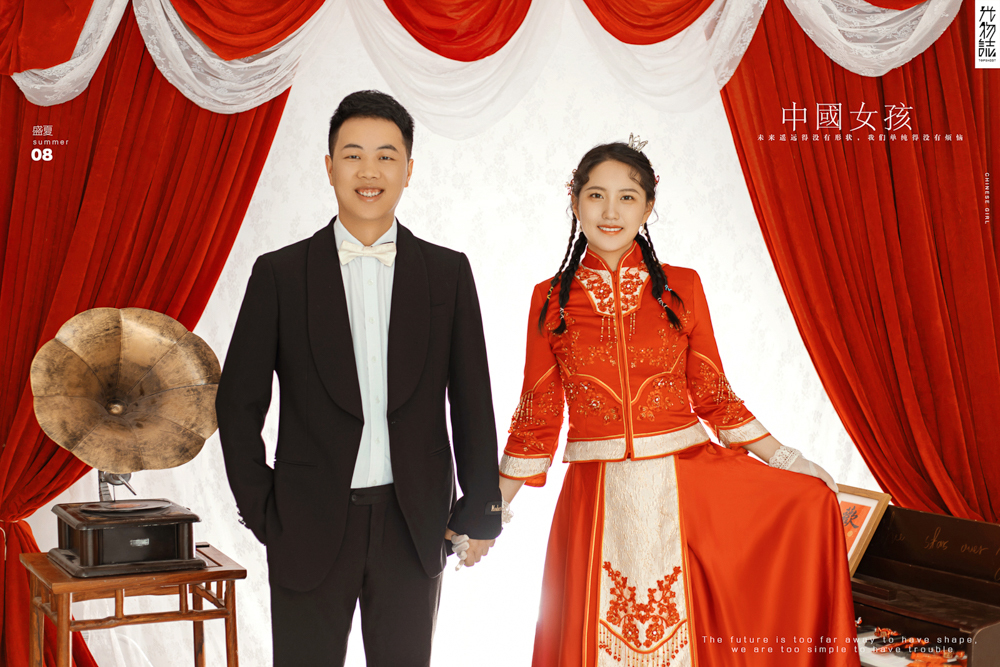 极致情绪！张东先生赫昕钰女士你的甜蜜婚纱照、极简棚拍、、、婚纱照