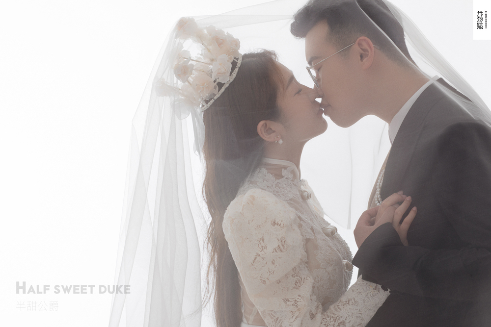炒鸡甜~ 邓宇泽先生李可欣女士高定仪式感婚纱照、极简棚拍、、、婚纱照