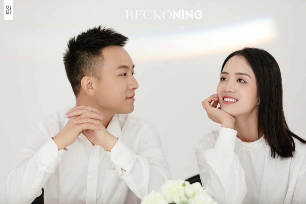 炒鸡甜~刘伟康先生赵可女士青春印记婚纱照、极简棚拍、、、婚纱照
