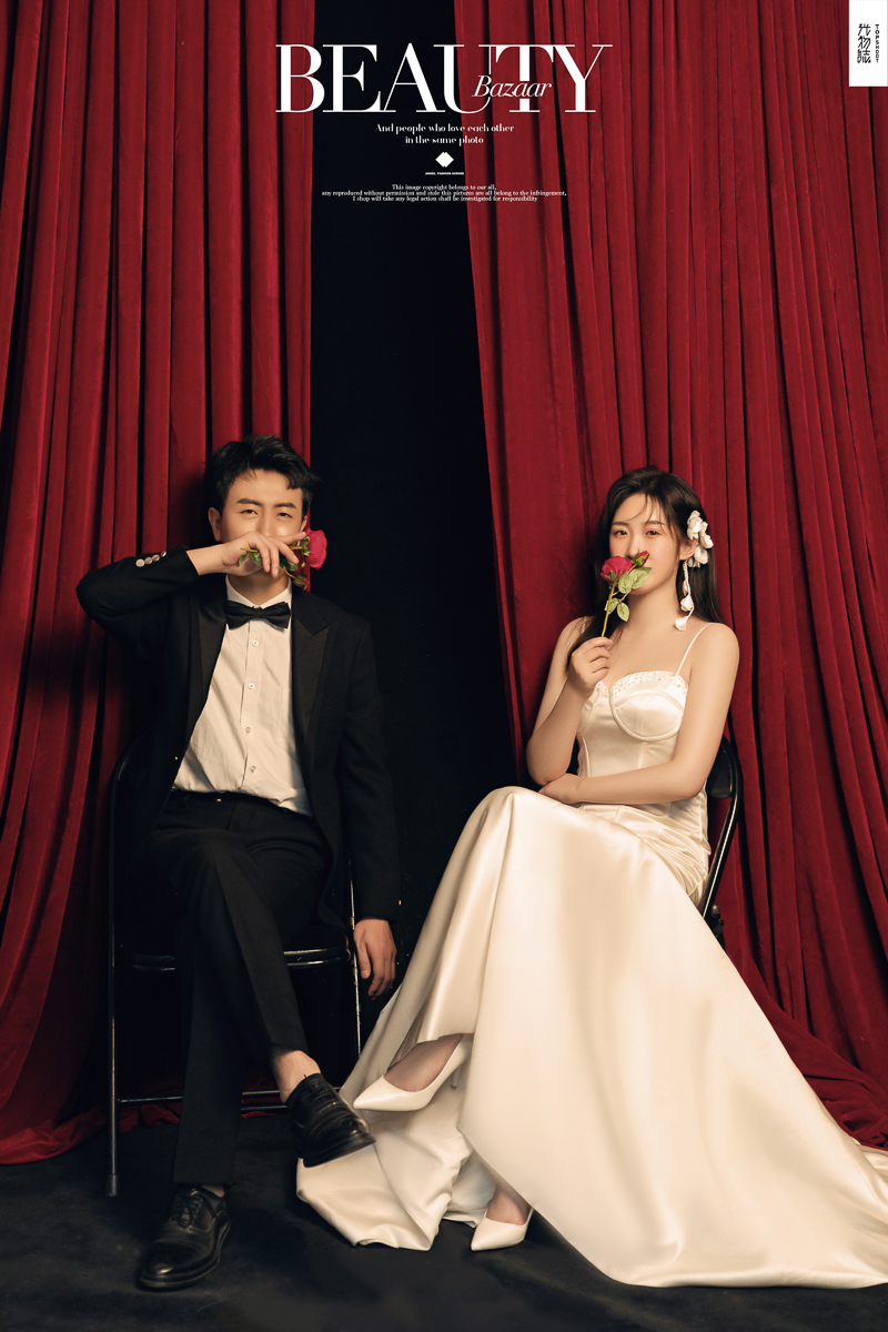 新鲜出炉:)王润梓先生王媛女士复古文艺婚纱照、极简棚拍、、、婚纱照