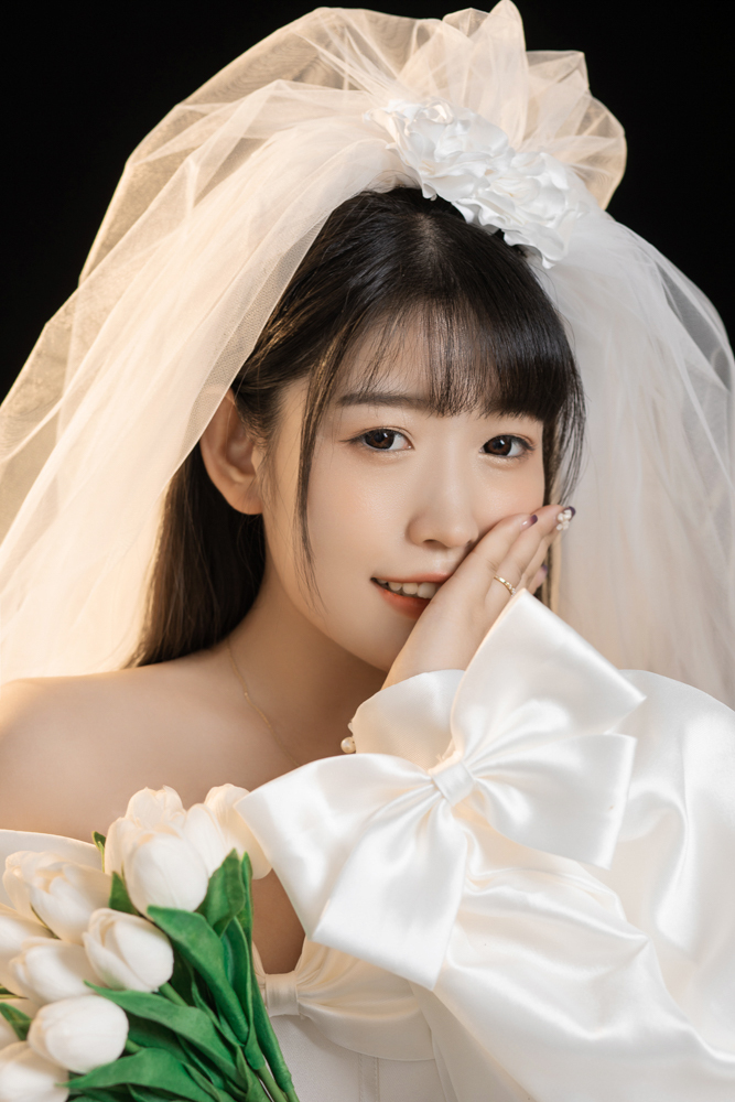 炒鸡甜~刘颖琪先生邹梦蝶女士你的甜蜜婚纱照、极简棚拍、、、婚纱照