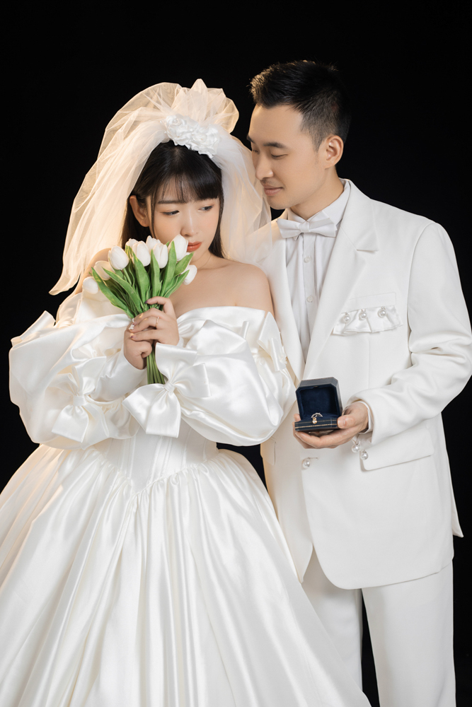 炒鸡甜~刘颖琪先生邹梦蝶女士你的甜蜜婚纱照、极简棚拍、、、婚纱照
