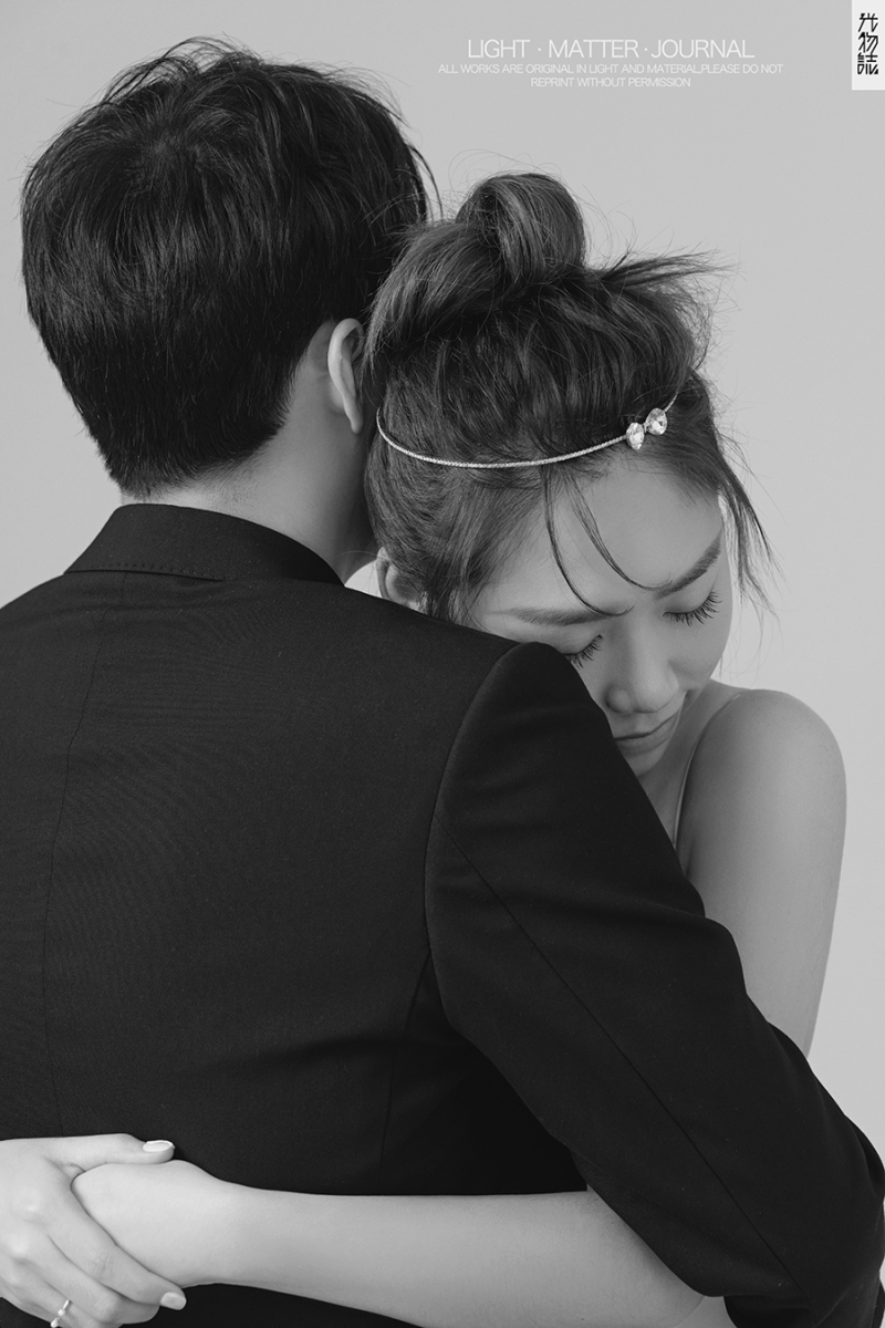 极致情绪！蒲曦先生王伊萌女士你的甜蜜婚纱照、极简棚拍、、、婚纱照