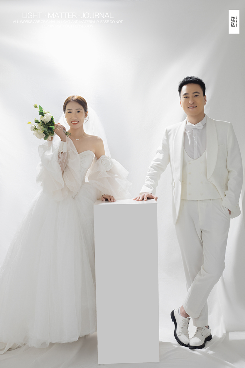 炒鸡甜~胡先生王女士简约高级感婚纱照、极简棚拍、、、婚纱照