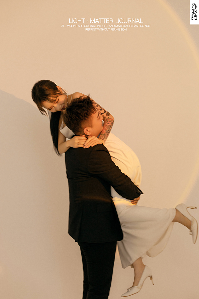 看一点小甜蜜~张先生赖女士唯美浪漫婚纱照、极简棚拍、、、婚纱照