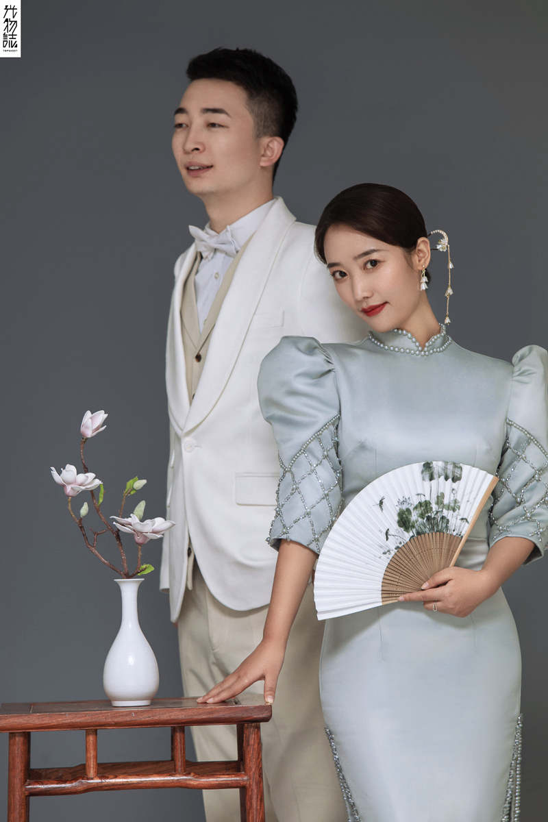 新鲜出炉:)许学文先生宋雅静女士复古民国风婚纱照、极简棚拍、、、婚纱照