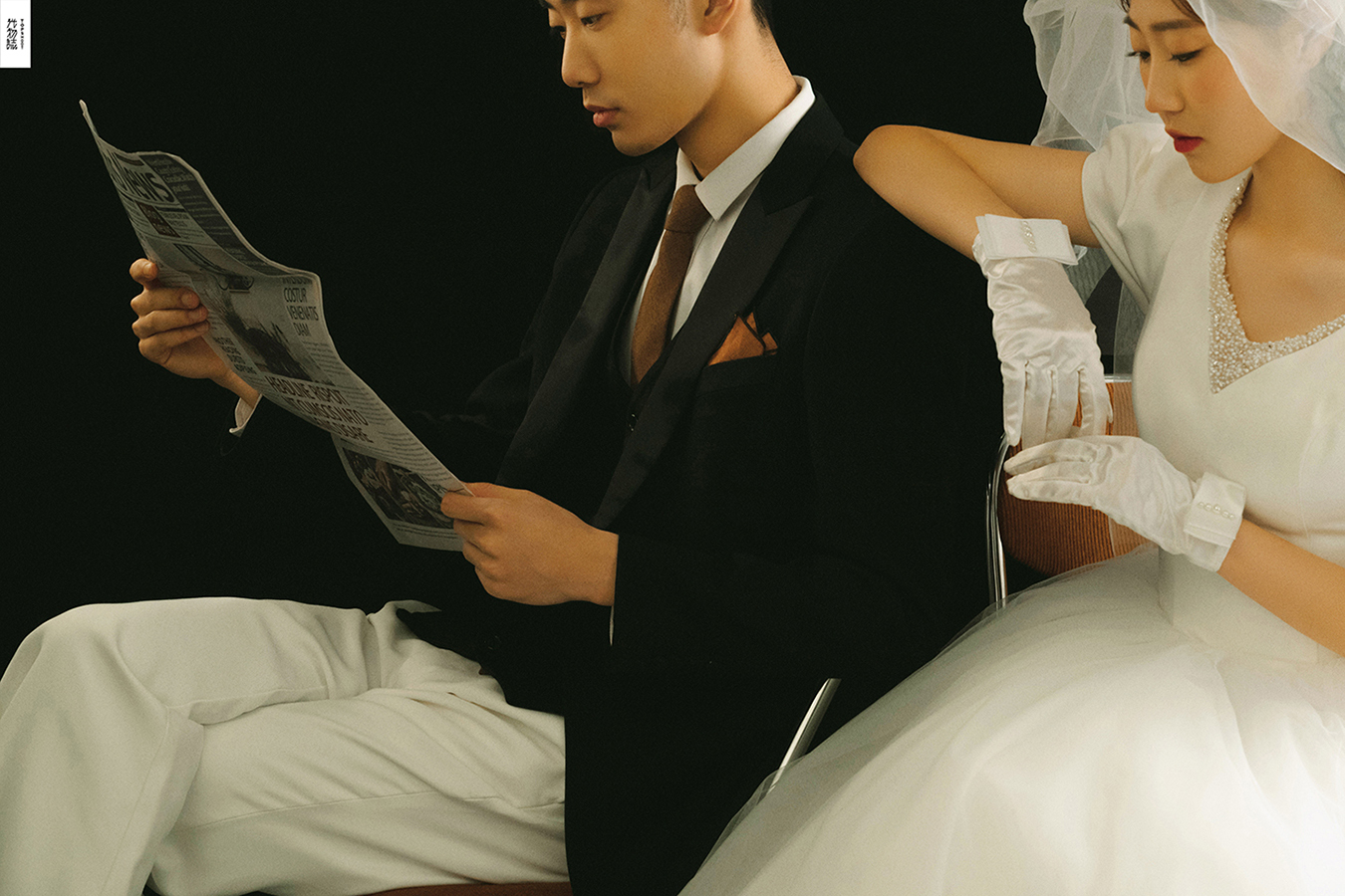 极致情绪！何凯先生童悦悦女士复古文艺婚纱照、极简棚拍、、、婚纱照