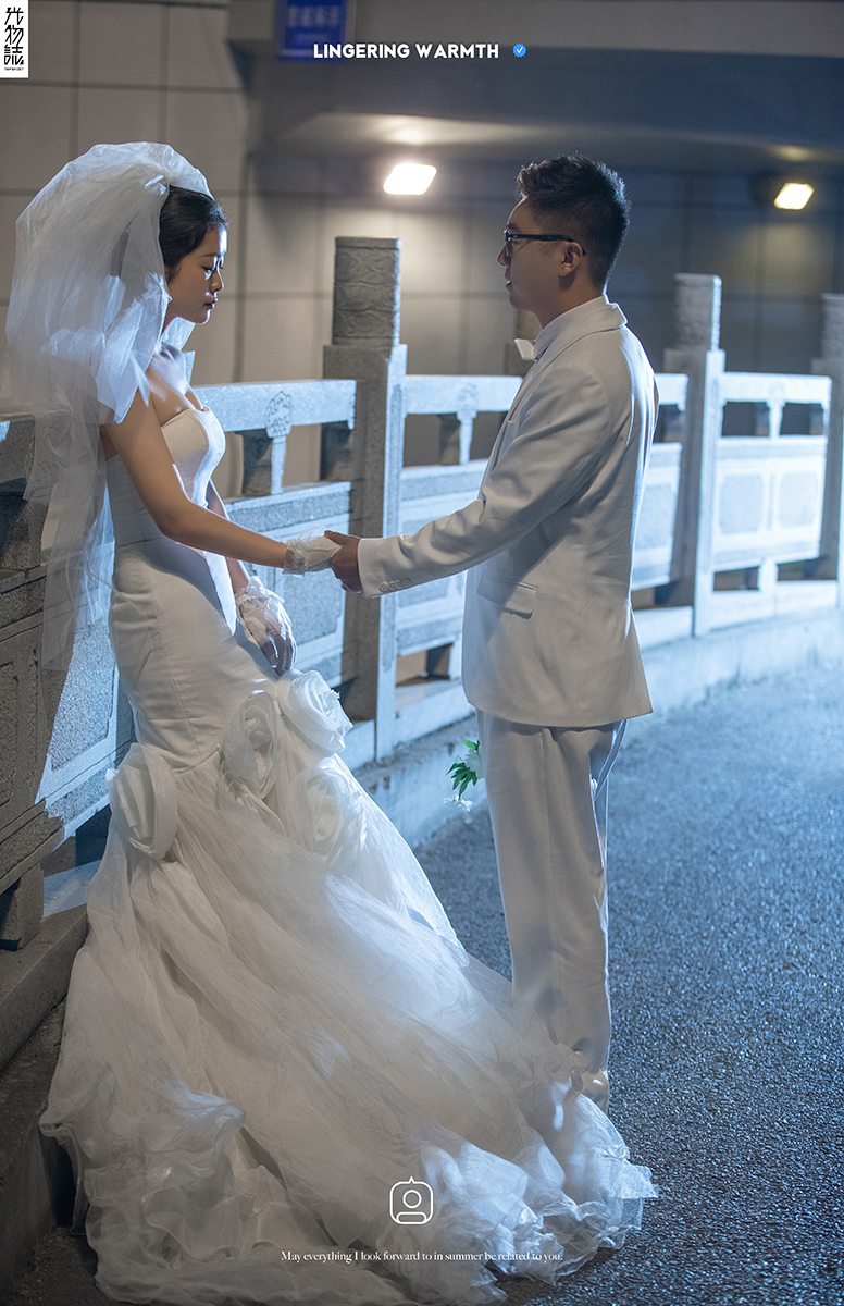 新鲜出炉:)贺鹏先生白余余女士高定仪式感婚纱照、怀旧复古、、、婚纱照