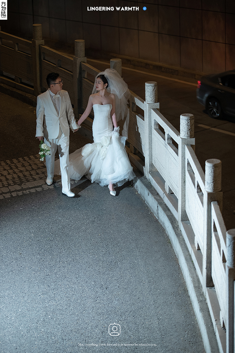 新鲜出炉:)贺鹏先生白余余女士高定仪式感婚纱照、怀旧复古、、、婚纱照