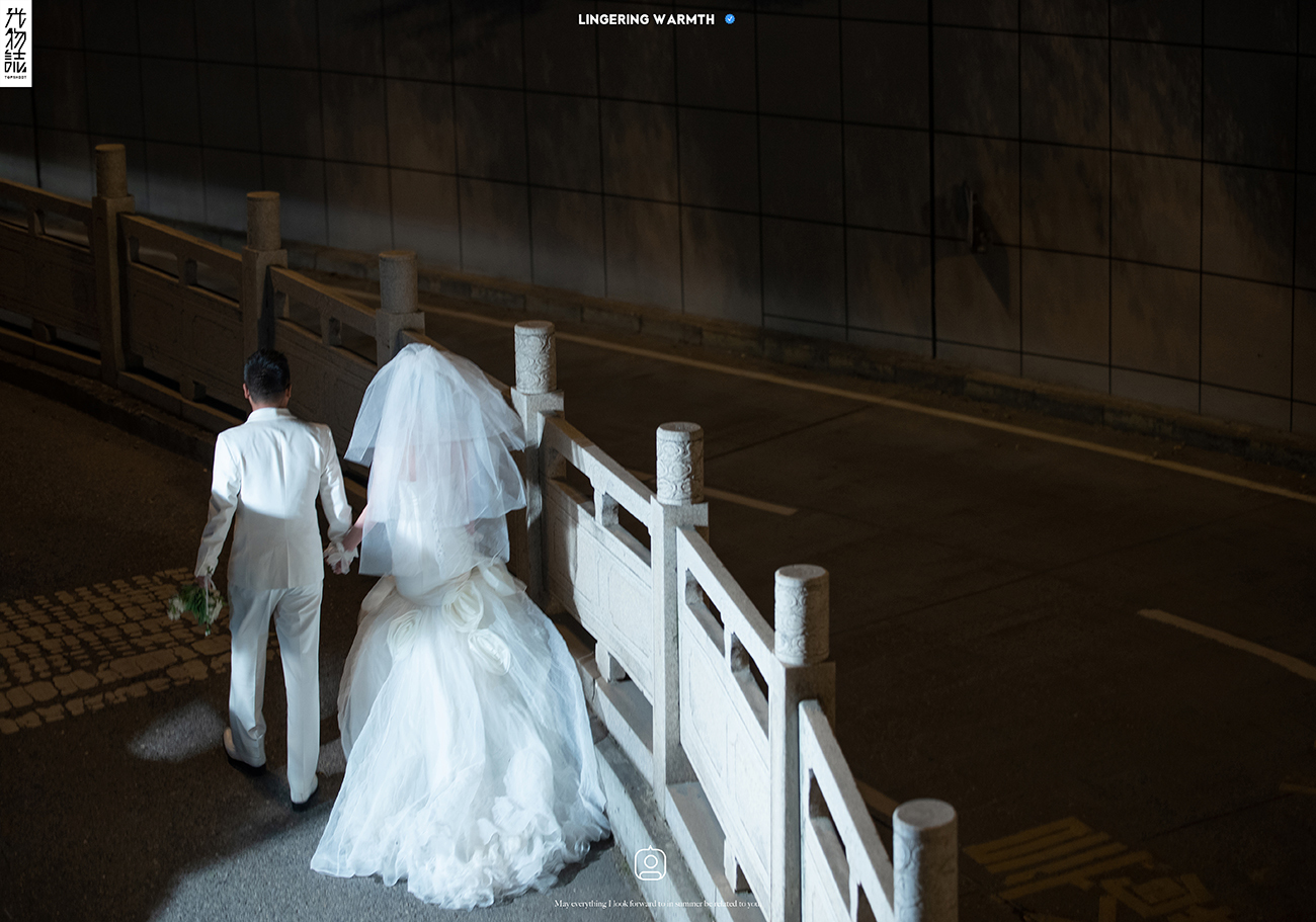新鲜出炉:)贺鹏先生白余余女士高定仪式感婚纱照、怀旧复古、、、婚纱照