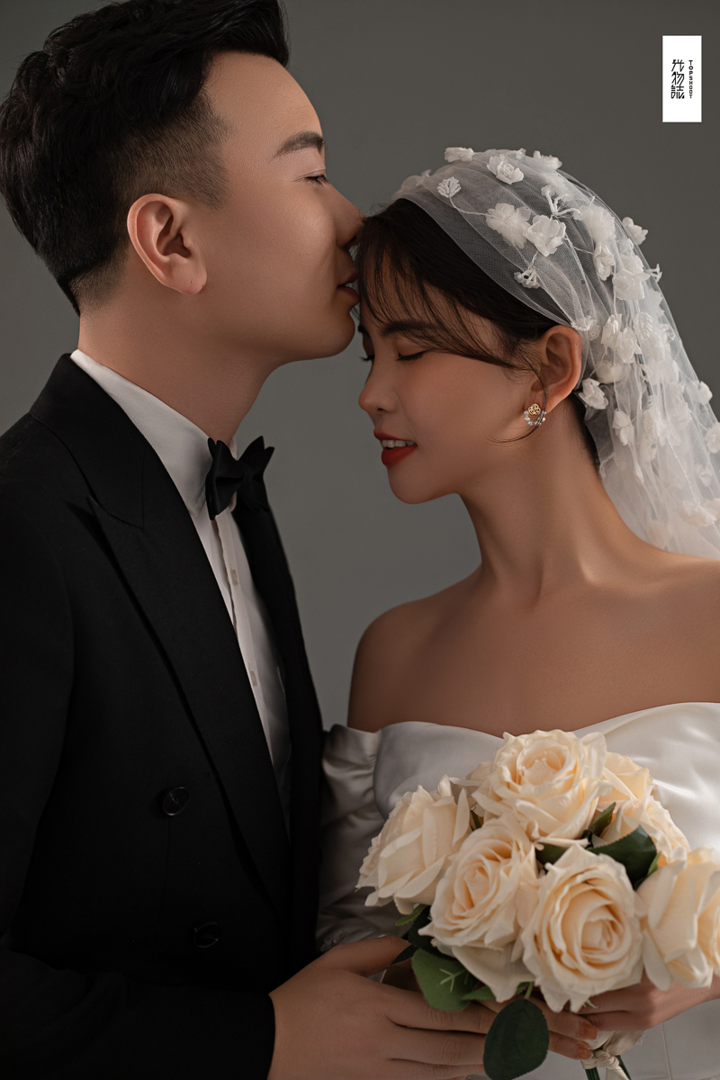 极致情绪！陈鑫先生刘畅女士甜蜜新鲜式婚纱照、极简棚拍、、、婚纱照