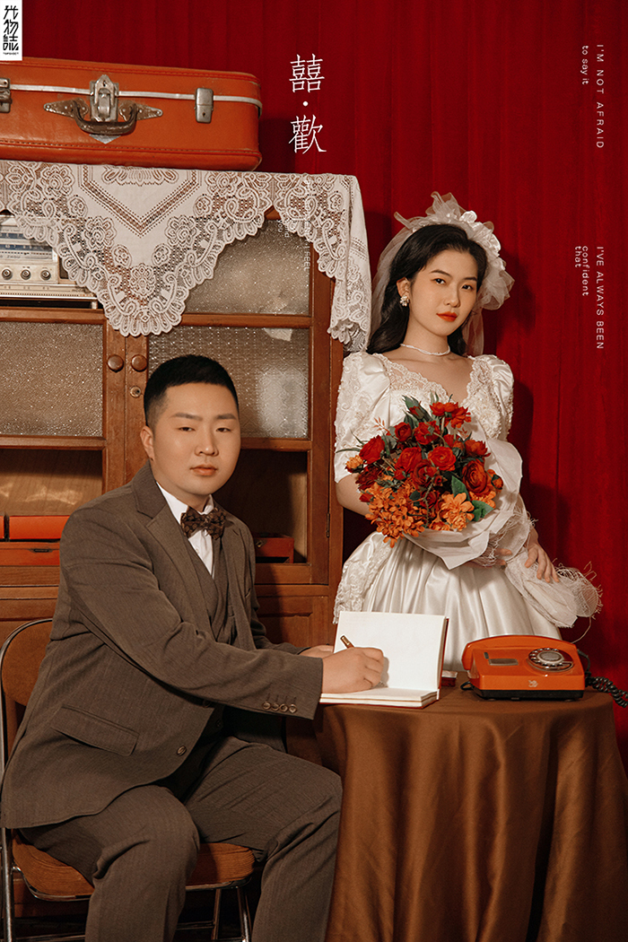 炒鸡甜~王萌先生郑琳女士甜蜜新鲜式婚纱照、极简棚拍  氛围森系、、、婚纱照