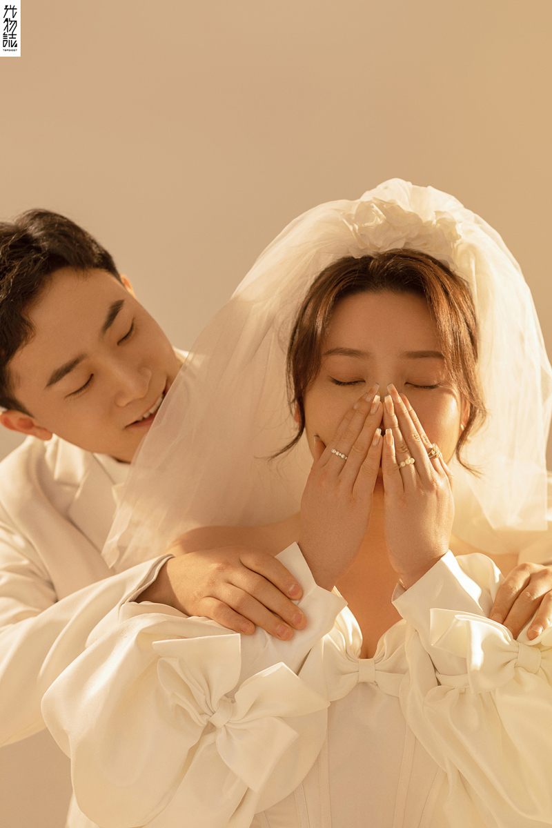 极致情绪！梁煜先生刘瑞女士甜蜜新鲜式婚纱照、极简棚拍、、、婚纱照