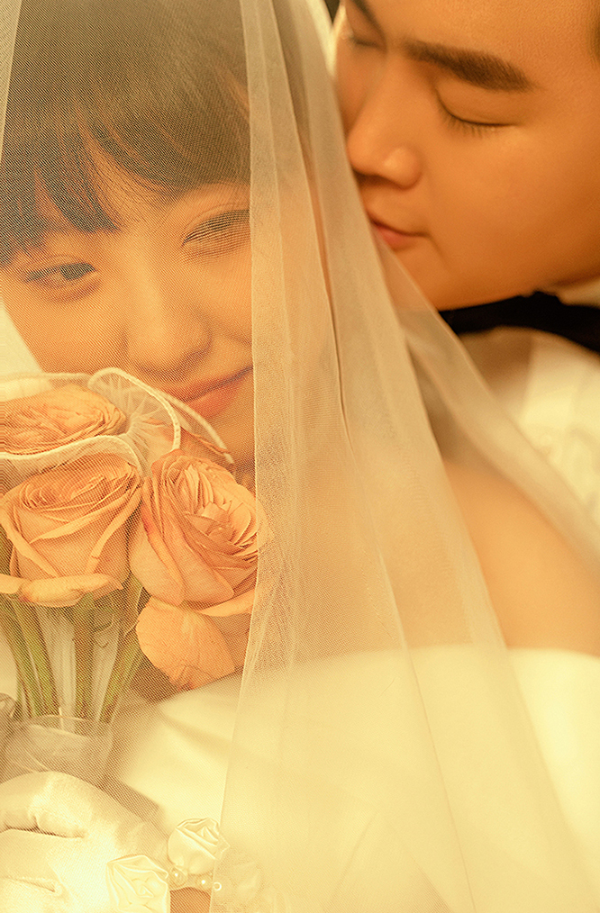 炒鸡甜~李望先生孙介佳雯女士你的甜蜜婚纱照、极简棚拍、、、婚纱照