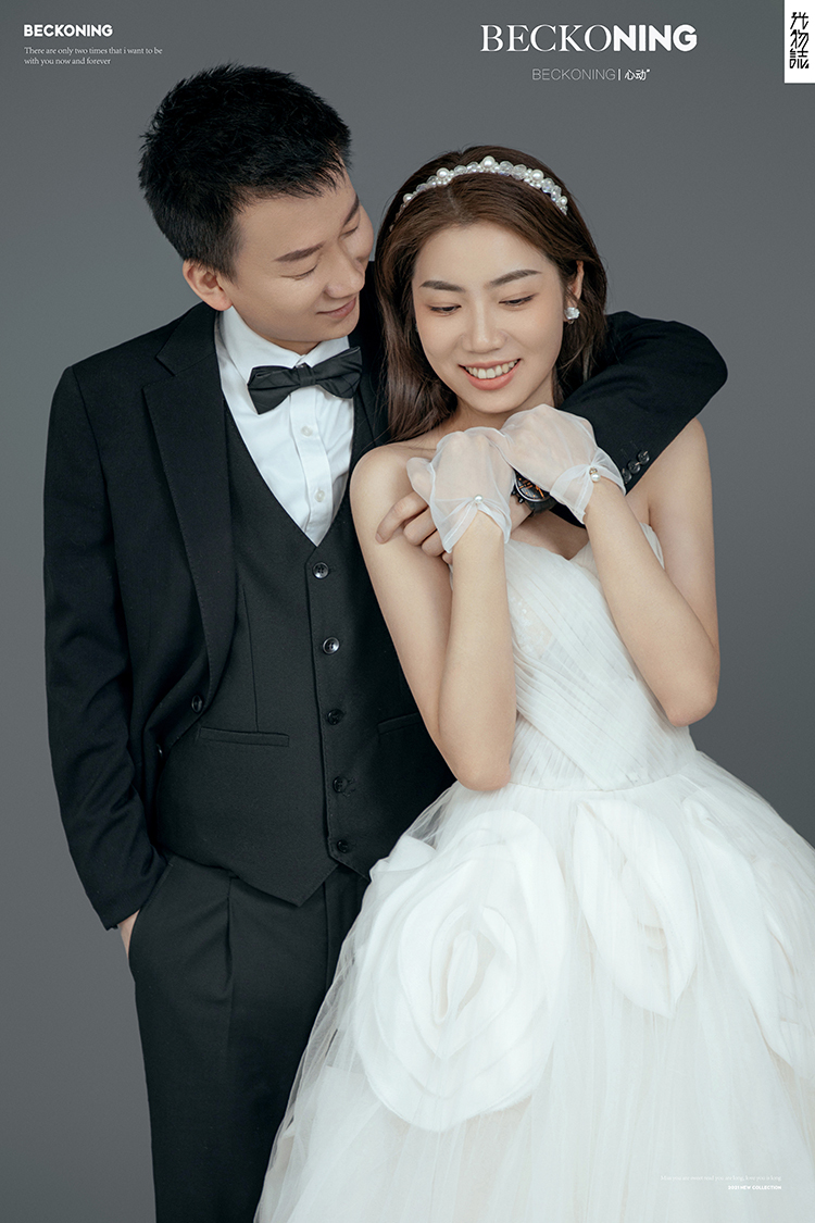 极致情绪！王翔先生王梦月女士你的甜蜜婚纱照、极简棚拍、、、婚纱照