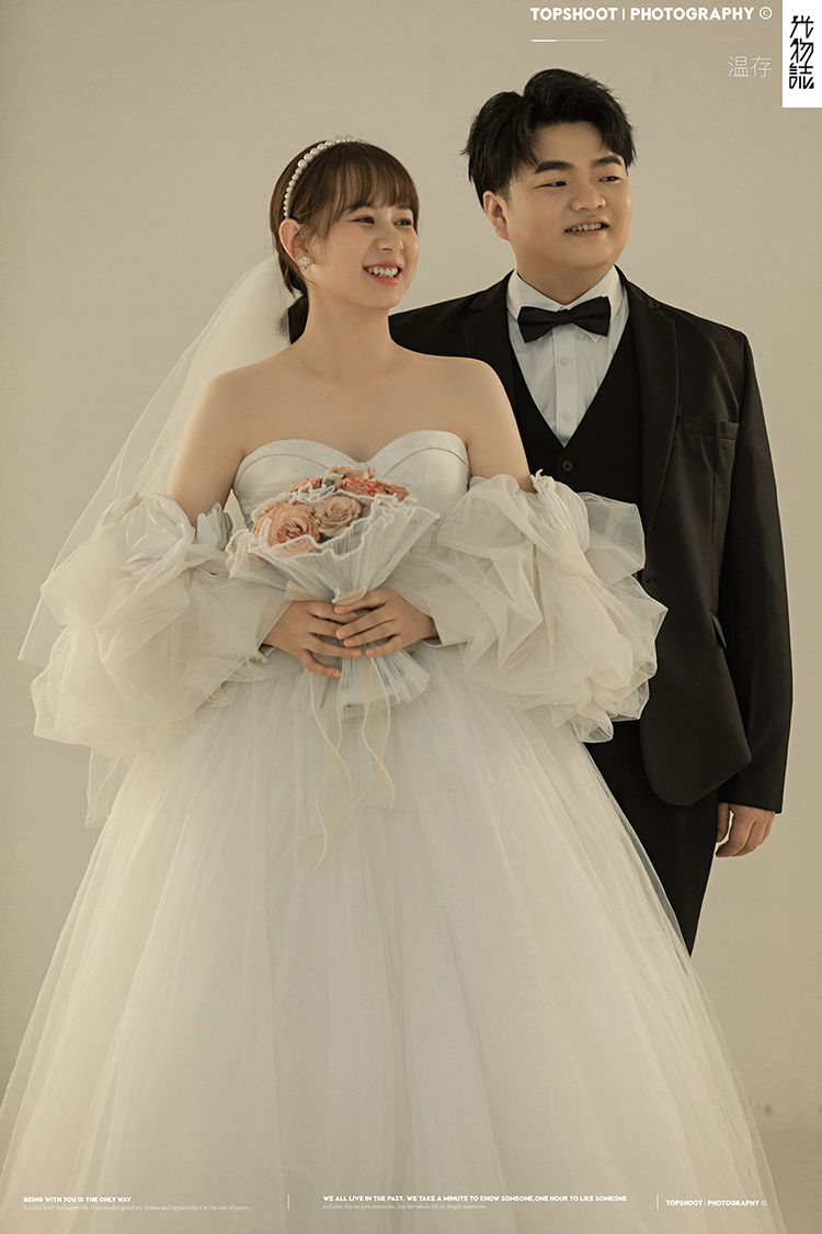 超级甜腻！梁童飞先生张雪女士高定仪式感婚纱照、极简棚拍、、、婚纱照