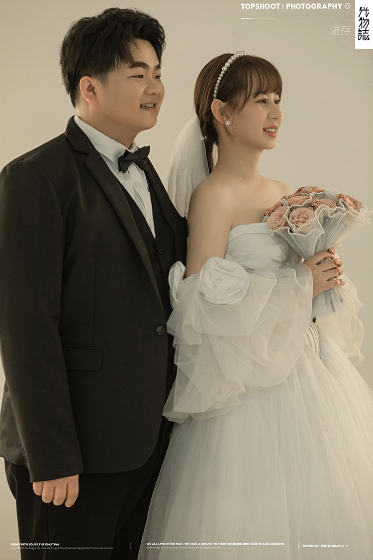超级甜腻！梁童飞先生张雪女士高定仪式感婚纱照、极简棚拍、、、婚纱照