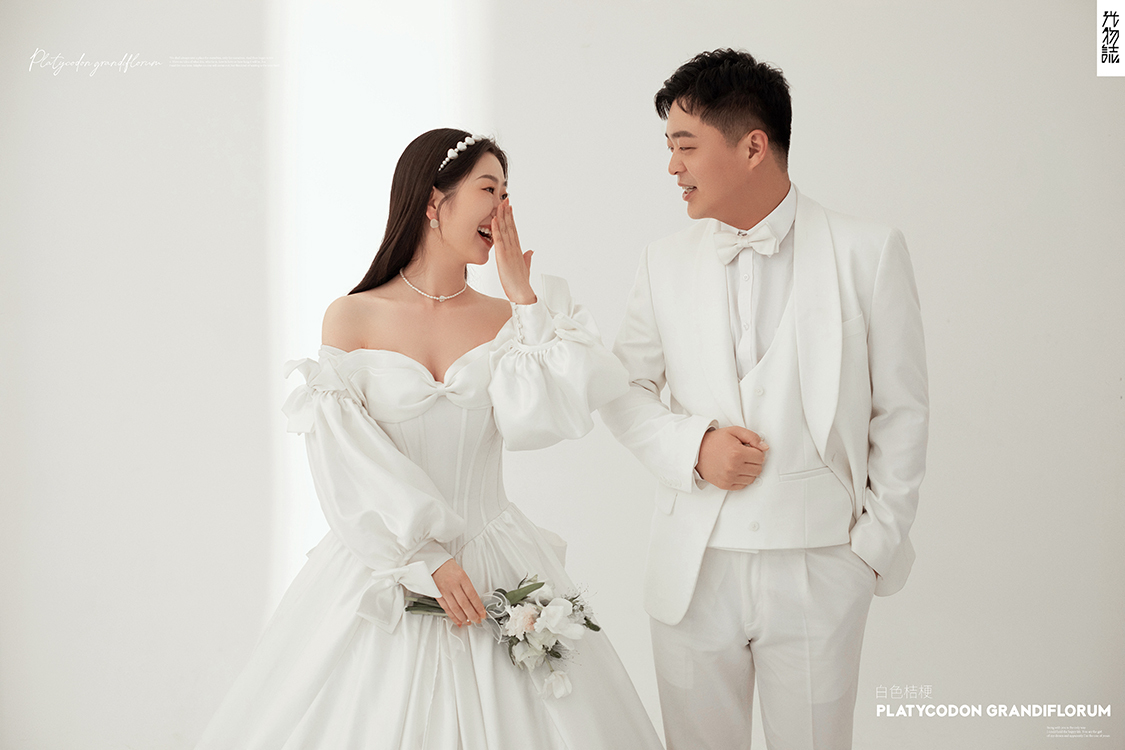 极致情绪！郭宇先生王璐女士高定仪式感婚纱照、极简棚拍、、、婚纱照