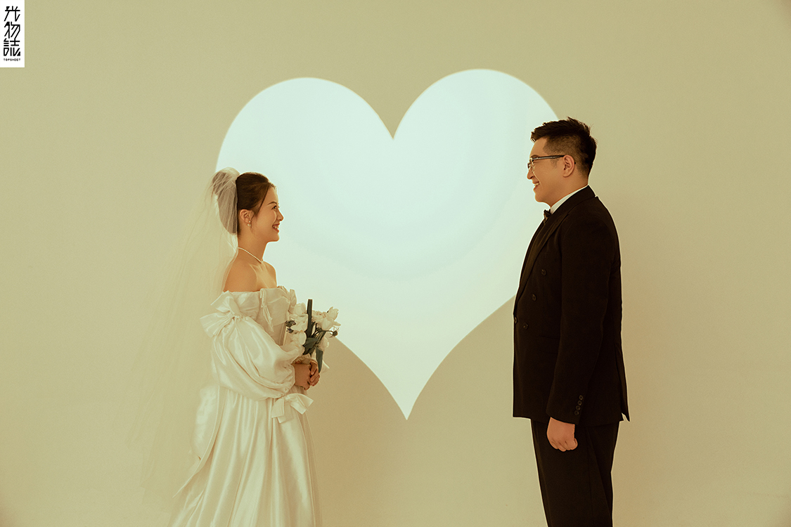 极致情绪！郝宝成先生刘凌伊女士甜蜜新鲜式婚纱照、极简棚拍、、、婚纱照