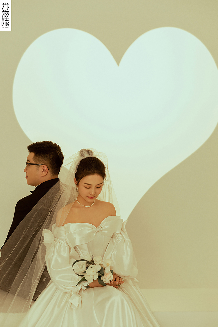 极致情绪！郝宝成先生刘凌伊女士甜蜜新鲜式婚纱照、极简棚拍、、、婚纱照
