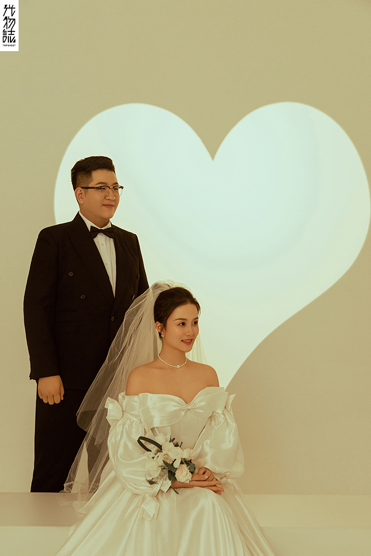 极致情绪！郝宝成先生刘凌伊女士甜蜜新鲜式婚纱照、极简棚拍、、、婚纱照