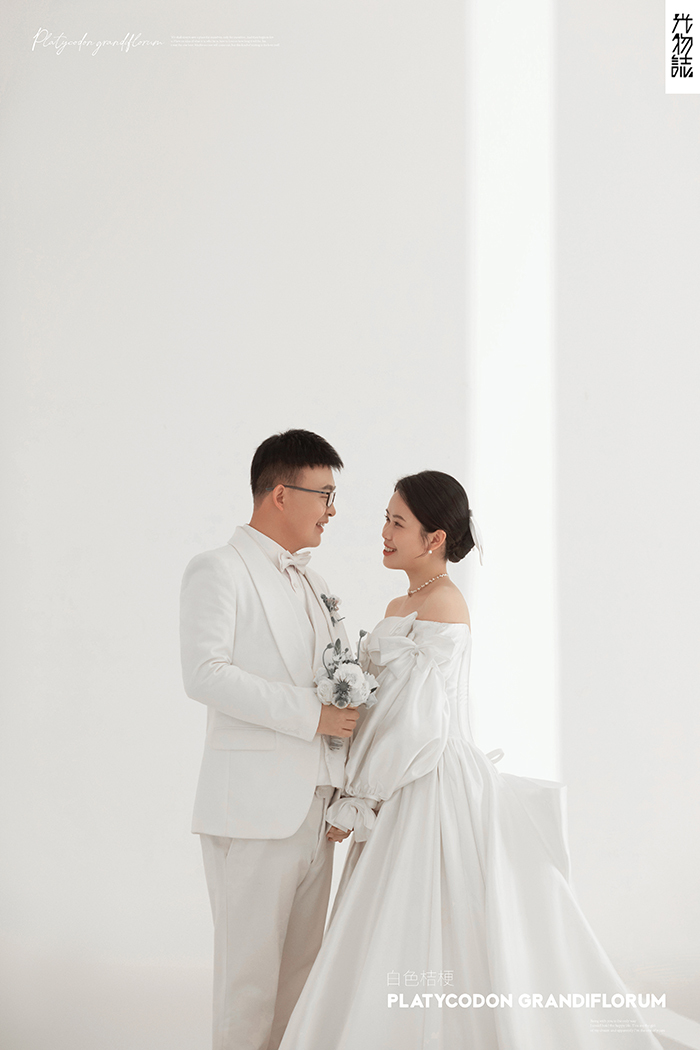 炒鸡甜~李振先生全诗意女士你的甜蜜婚纱照、极简棚拍、、、婚纱照