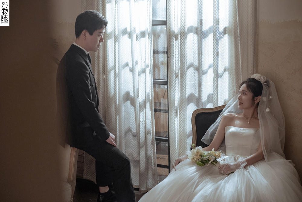 宝藏情侣~彭博[先生王甜甜女士高定仪式感婚纱照、极简棚拍、、、婚纱照