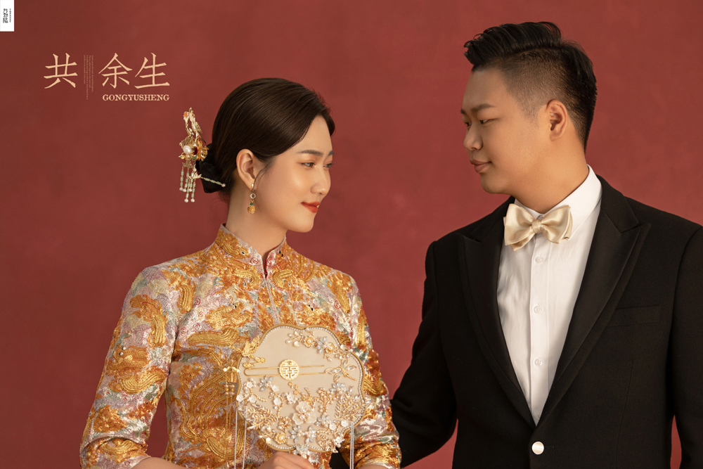 你的女孩(*^＠^*)贺鑫先生孙宇婷女士幸福感婚纱照、极简棚拍、徐才皓、好像在听单口相声，开心到直不起腰，幸福感MAX、婚纱照