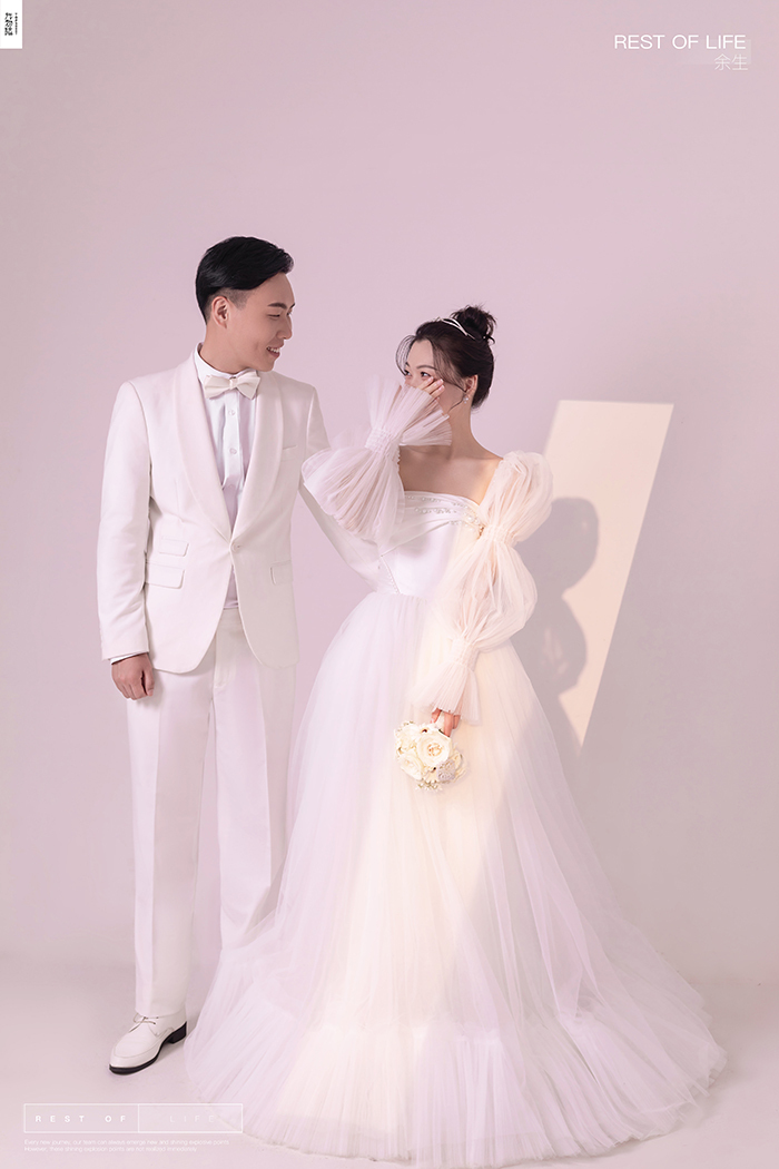 幸福感爆棚段昕阳先生郝颖女士你的甜蜜婚纱照、极简棚拍、、、婚纱照
