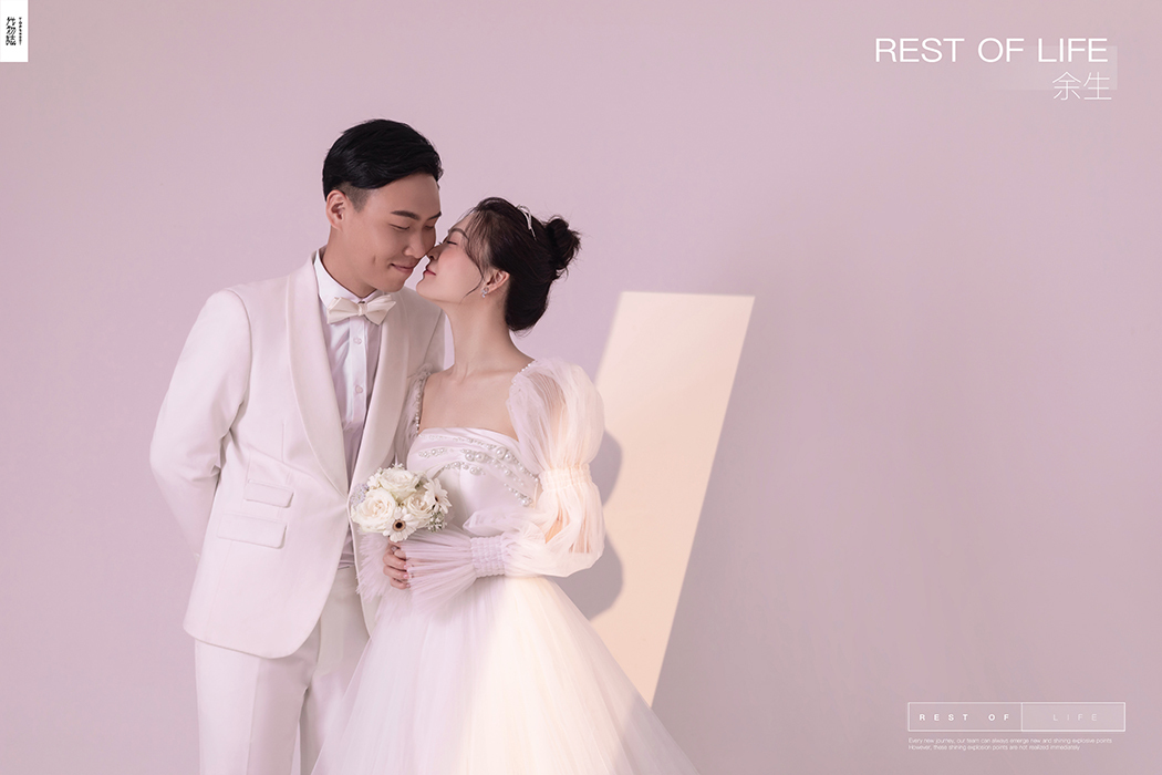 幸福感爆棚段昕阳先生郝颖女士你的甜蜜婚纱照、极简棚拍、、、婚纱照