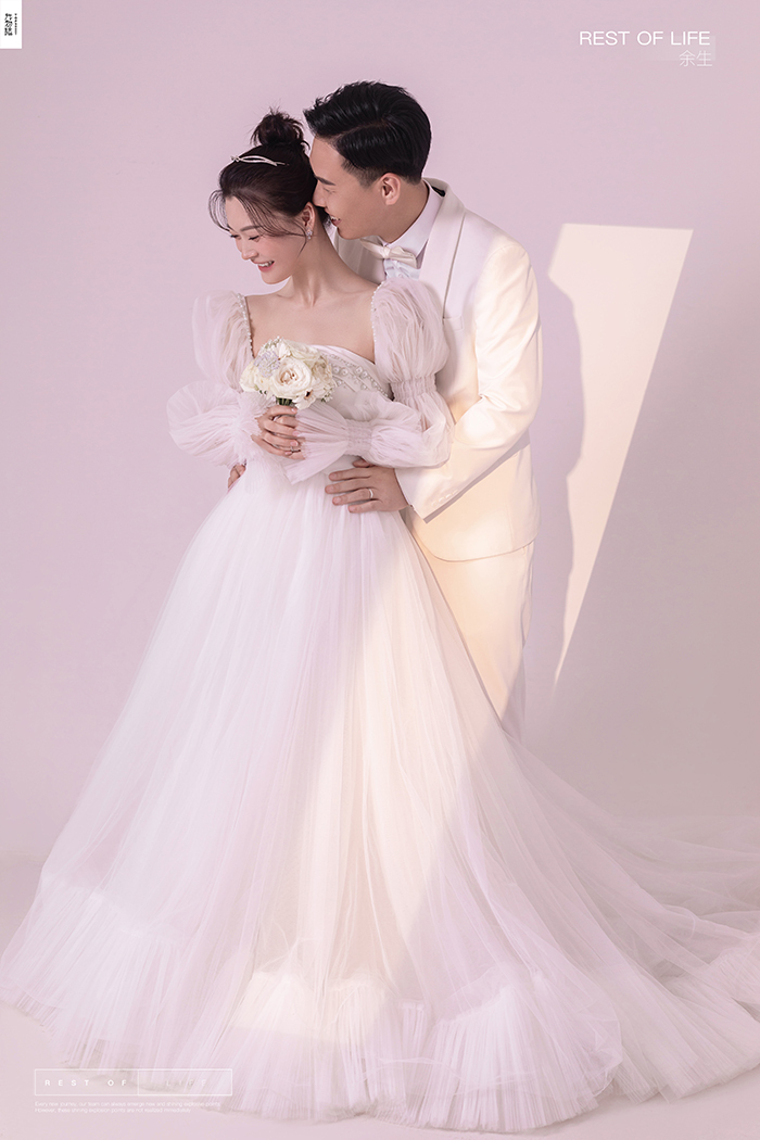 幸福感爆棚段昕阳先生郝颖女士你的甜蜜婚纱照、极简棚拍、、、婚纱照