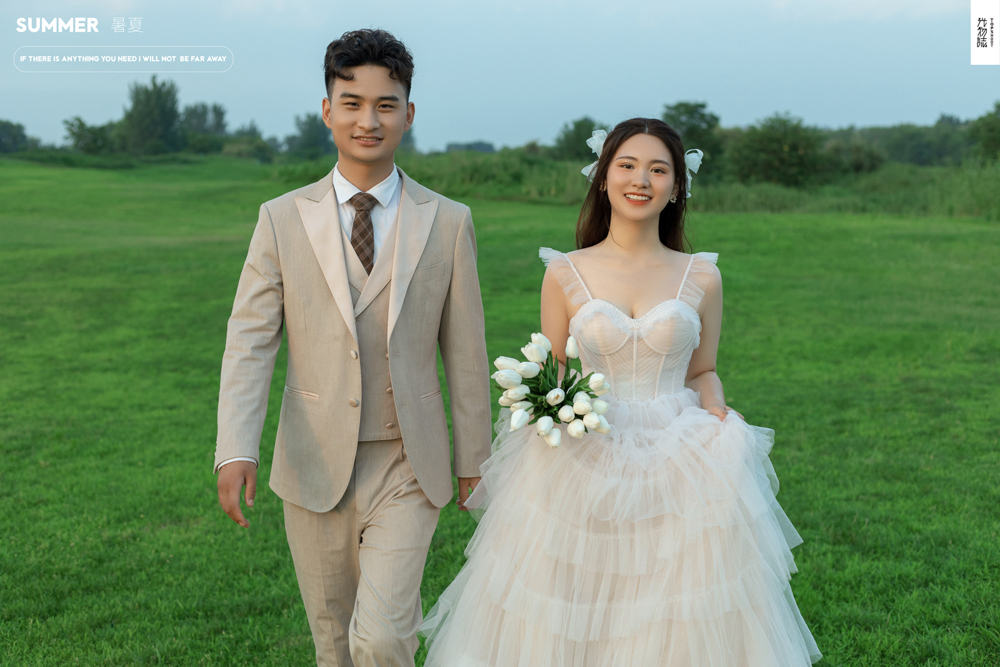 幸福感爆棚王先生刘英女士氛围森系婚纱照、氛围森系、张俊杨Yinan、我想给你拍张照、婚纱照