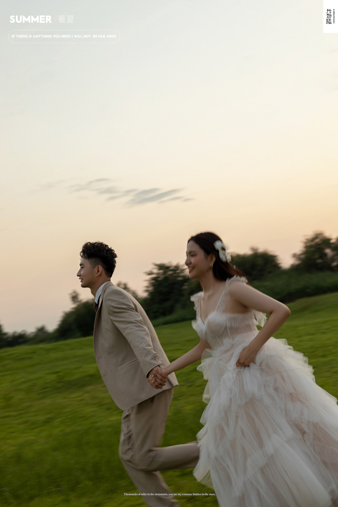 幸福感爆棚王先生刘英女士氛围森系婚纱照、氛围森系、张俊杨Yinan、我想给你拍张照、婚纱照