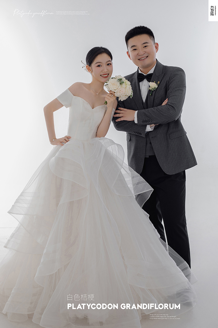 极致情绪！叶衍先生史佳赟女士极简棚拍婚纱照、极简棚拍、白玛、怀疑是不是修导演系，拍照像电影一样的构图和质感、婚纱照