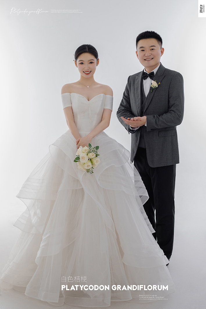 极致情绪！叶衍先生史佳赟女士极简棚拍婚纱照、极简棚拍、白玛、怀疑是不是修导演系，拍照像电影一样的构图和质感、婚纱照